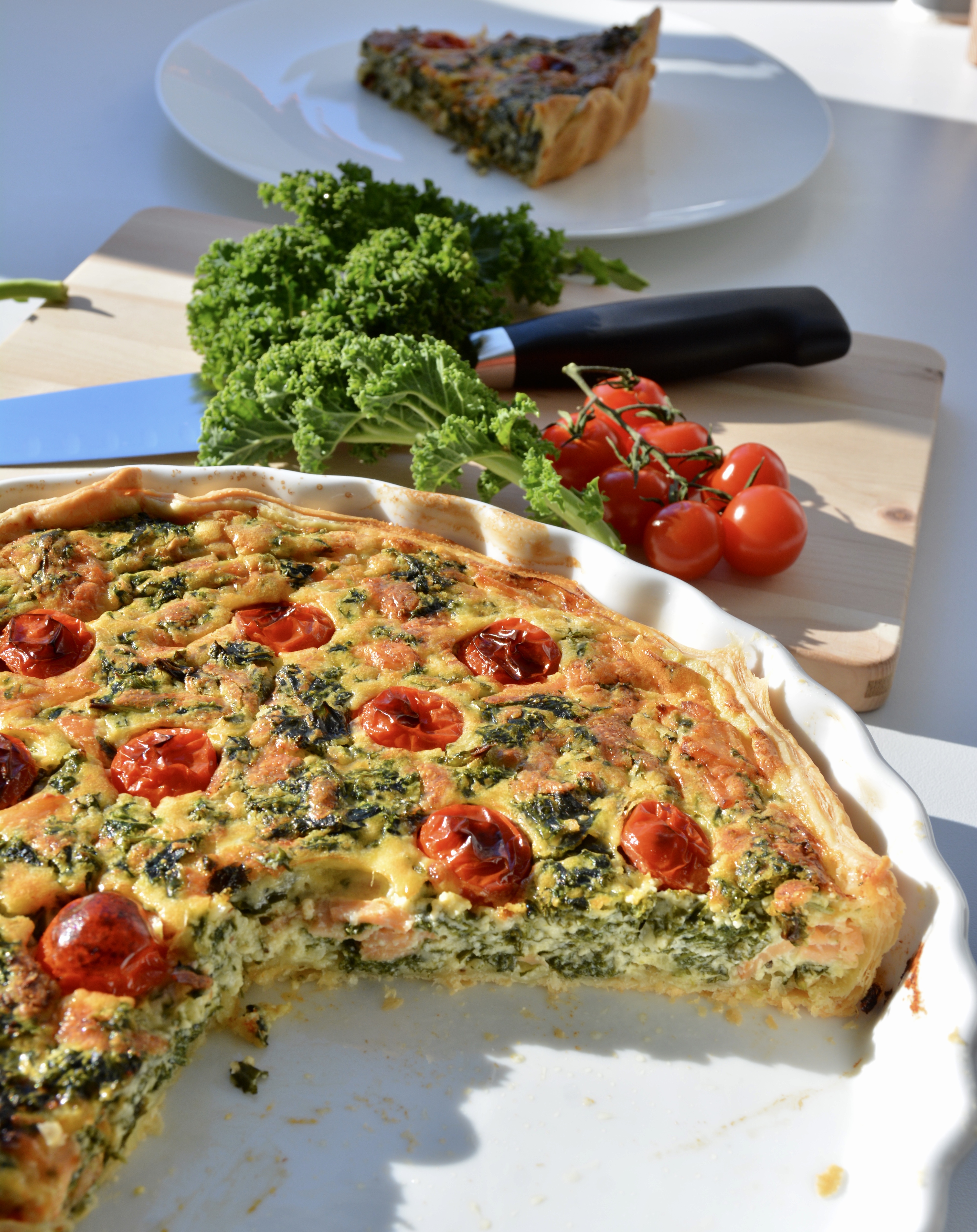 Grünkohl-Blätterteig-Quiche mit Räucherlachs