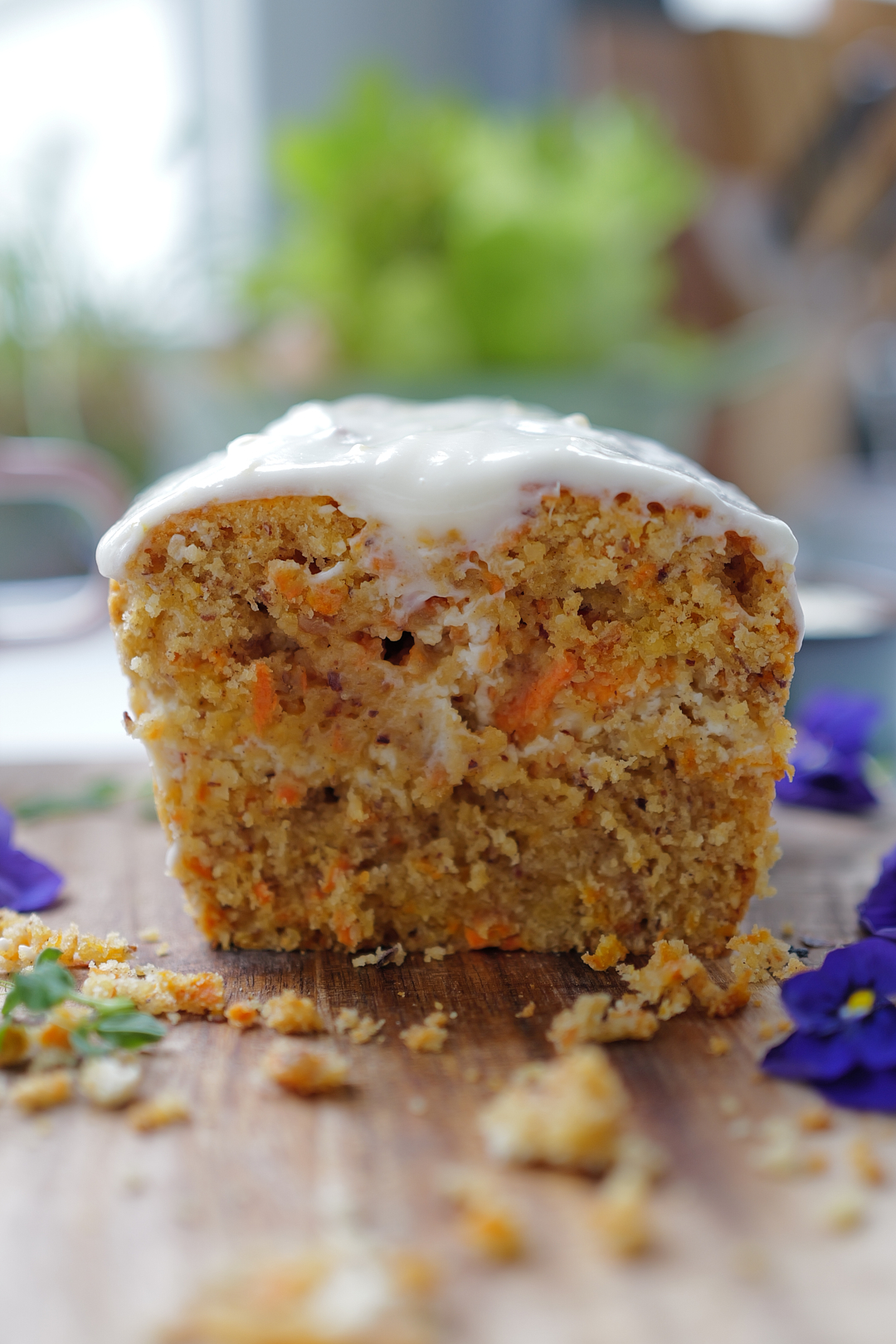 Saftiger Karottenkuchen mit Vanille-Ricotta-Swirl